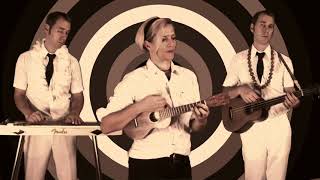 The Ukelites: Blue Moon