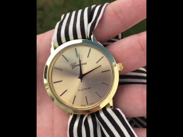 Vídeo relacionado con FIESTAS GUIRCA | Pulseras/Esposas Blonda Negras - Accesorio de Joyería para Disfraces de Halloween y Fiestas Temáticas - Ideal para Todos los Usuarios - Complemento de Estilo Gótico - Negro