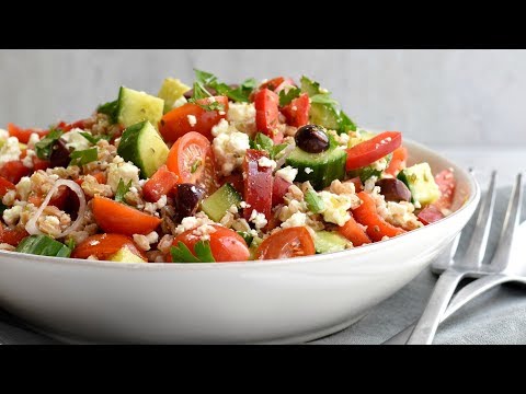 How to Make Greek Farro Salad