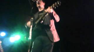 Lion&#39;s Teeth (live) by the Mountain Goats