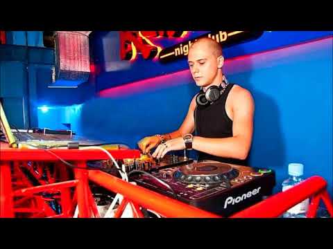 Simak De Litvin -  Night life Kakadu