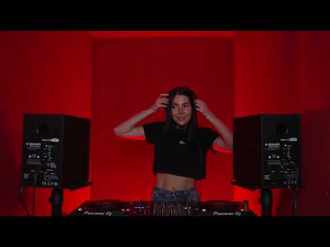 Dea Tosh 010 | Panic Room - April 22 / 2025