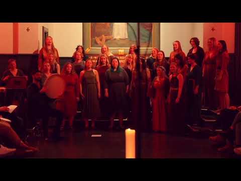 Karanfilce Devojce (Macedonian Trad.) - Live