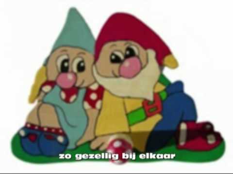 onder hele hoge bomen