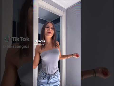 Elisa Angius 💋 #viral