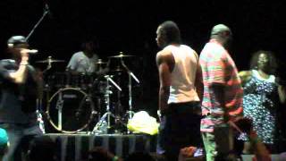 Bone Thugs-N-Harmony - Servin&#39; tha Fiend&#39;s - Resurection Tour 2011