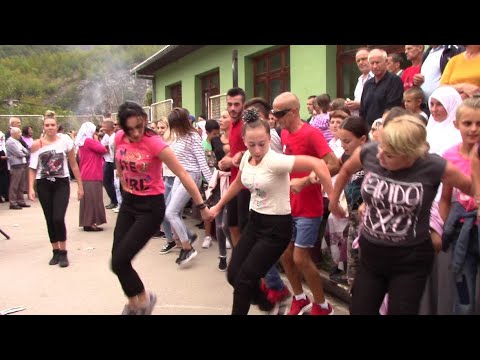 🔴 Sestre Adela i Selma kolo vode - Spiljani kod Konjica - Amko Bend - Bosanski teferič