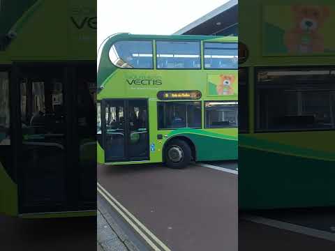 1512 ADL Envirio 400 on route 9 to ryde via medina and Wotton