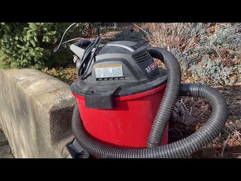 Craftsman Shop Vac Blowing Dust out the Exhaust.  Simple Fix!