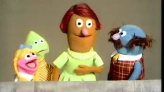 Sesame Street - What does the mother do?