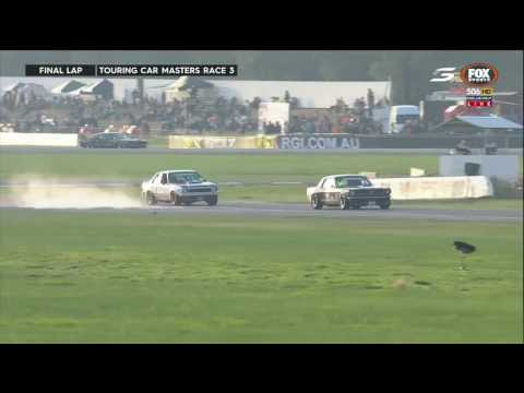 Final Lap Battle Race 3 | Touring Car Masters - Winton 2016