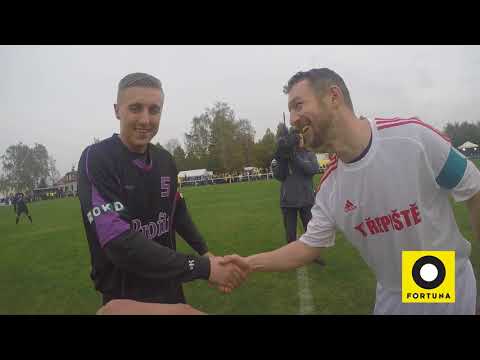 Napadlo vás někdy, jak vidí zápas hlavní rozhodčí?