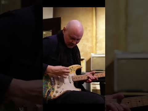 Billy Corgan plays “Drown” on the Gish guitar
