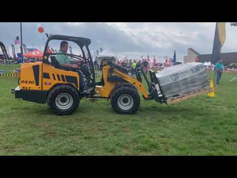 This 25 HP Wheel Loader Can Lift a  Pallet of Pavers?? | Jaw Dropping