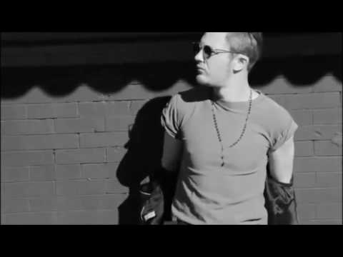 Videoclip de Be a Light to Yourself — De/Vision