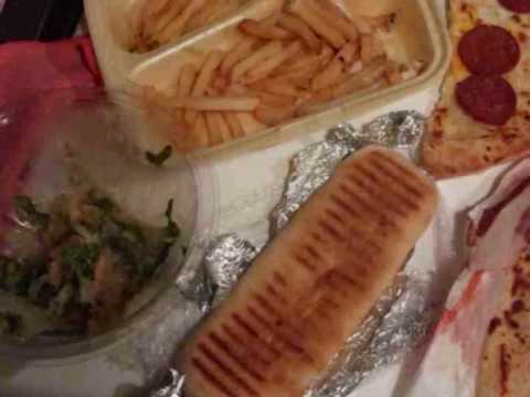 Messieurs, j'vous sers quoi.wmv