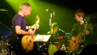 Paul Weller & Noel Gallagher, Echoes round the sun at the Garage, Islinton 210410.