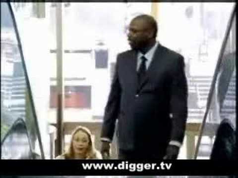 Rolltreppe bleibt plötzlich stehn! Was tun?