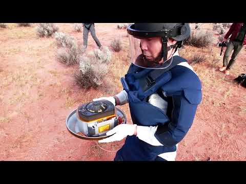 "行星起源 "太空艙登陸澳洲 ('Origin of the planets' capsule lands in Australia)