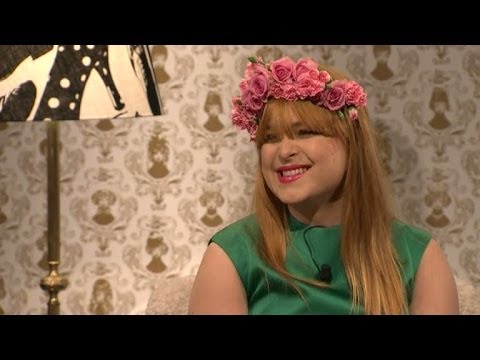 Musiken botade Linnea Henrikssons dåliga självförtroende - Malou Efter tio (TV4)