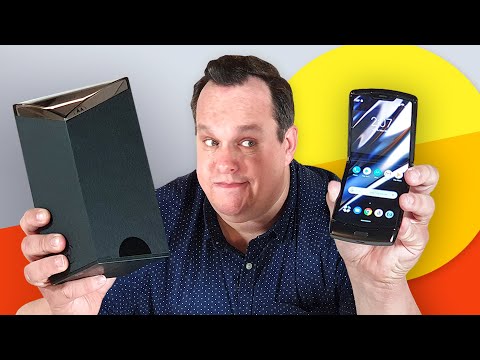 Motorola Razr foldable phone: What's in the box Video