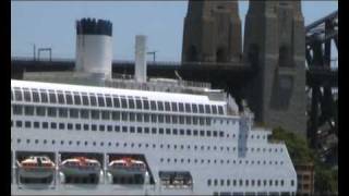 Cruise ships in Sydney - Pacific Jewel