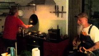 Seasick Steve and Crazy Dan - Kitchen Music