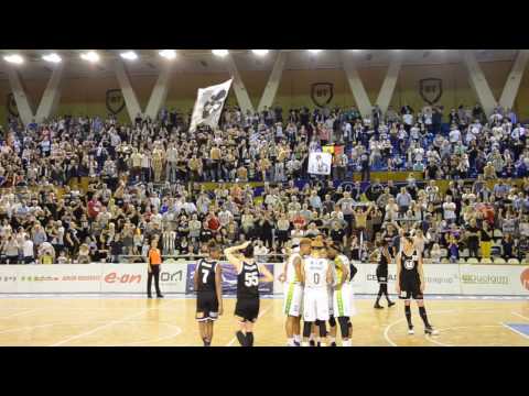 Zoran Mikest, a Sepsi SIC edzőjét kiküldik a teremből. A kolozsvári ultrák a magyarokat gyalázzák