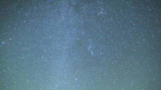 preview picture of video '2009 オリオン座流星群 インターバル撮影 Orionid meteor shower'