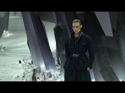 Paris / Chanel Ready-To-Wear Fall/Winter 2012/13 - fashion show and interview