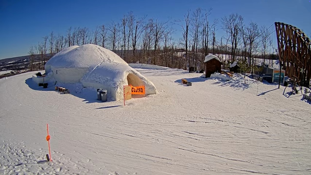 Live webcam view of SkyBridge en Disciples Overlook