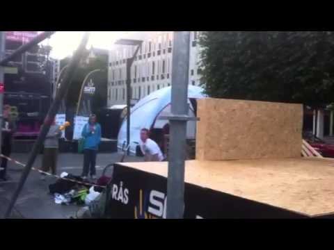 SM-veckan Borås 2014: Oskar Rönn och Johan Ståhle visar freerunning