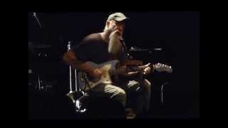 SEASICK STEVE "GENTLE IN MY MIND" Beautiful SONG Cool ( reprise ) au BATACLAN à PARIS 21 05 2015