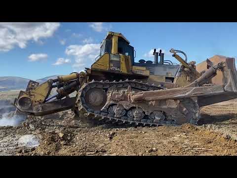Huge Komatsu D475 Bulldozer Ripping Hard Rock For 1 Hour - Mega Machines Movies