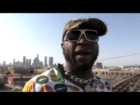 EEK-A-MOUSE & DJ APX1 LIVE@ILOVELA HALLOWEEN  DAY PARTY (PROMO VIDEO #3)