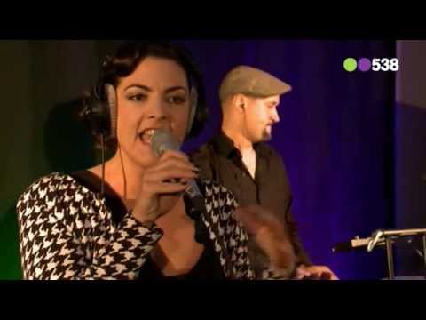 Caro Emerald - Liquid Lunch (Live bij Evers Staat Op)