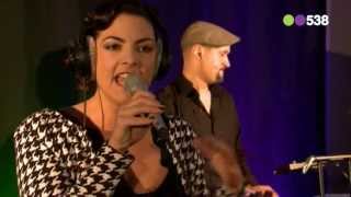 Caro Emerald - Liquid Lunch (Live bij Evers Staat Op)