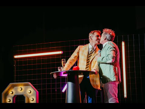 Bart Kaëll verrast Luc Appermont tijdens de 1000ste Zoete Inval