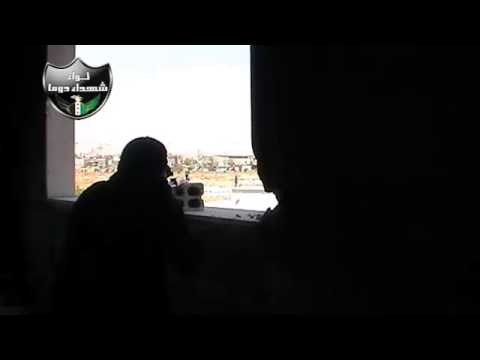 قناصي كتيبة الخال التابعة للواء شهداء دوما يقومون بإستهداف سيارات الإمداد على أوتوستراد دمشق-حمص من جهة حي القابون في مدينة دمشق