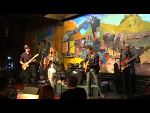 Honey Ryder - "Drink With Me" (FSA Fest 2015)