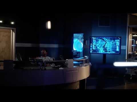 The flash 7x1 Eva kills Sam scudder aka mirror master