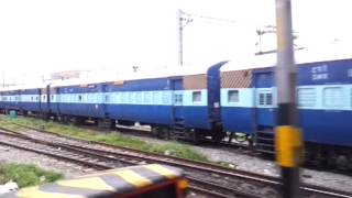 preview picture of video 'Bangalore Express arriving at SBC Bangalore Central Railway Station'