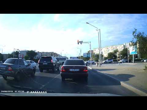 Автомобильный видеорегистратор Neoline Wide s29.