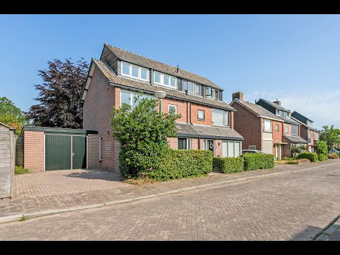 Een fors uitgebouwde 2/1 kapwoning in het Landelijke Achterveld