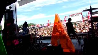 Dance Like Nobody&#39;s Watching-Family Force 5 (Warped Tour 2015)