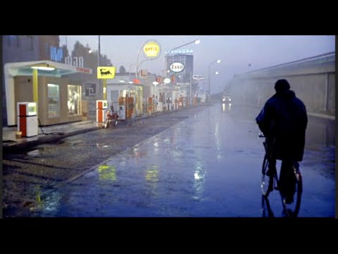 Boccaccio '70 (1962) Renzo e Luciana by Mario Monicelli, Clip: Renzo cycles home in the evening rain