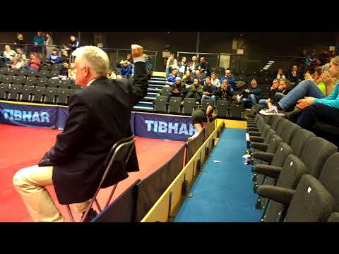 Lisette van Es in actie op NK Tafeltennis