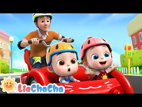 Going Out with Daddy | EP133 | Red or White Colors Song | Kids Songs & Nursery Rhymes | LiaChaCha
