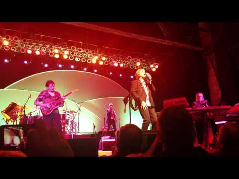 Yes (arw) roundabout at the paramount 10/22/16