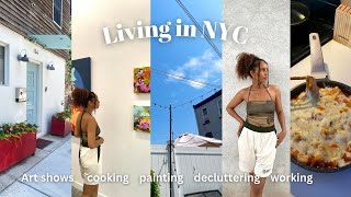 one week vlog, working hard, art shows, cooking, cloth decluttering and more // Living in NYC